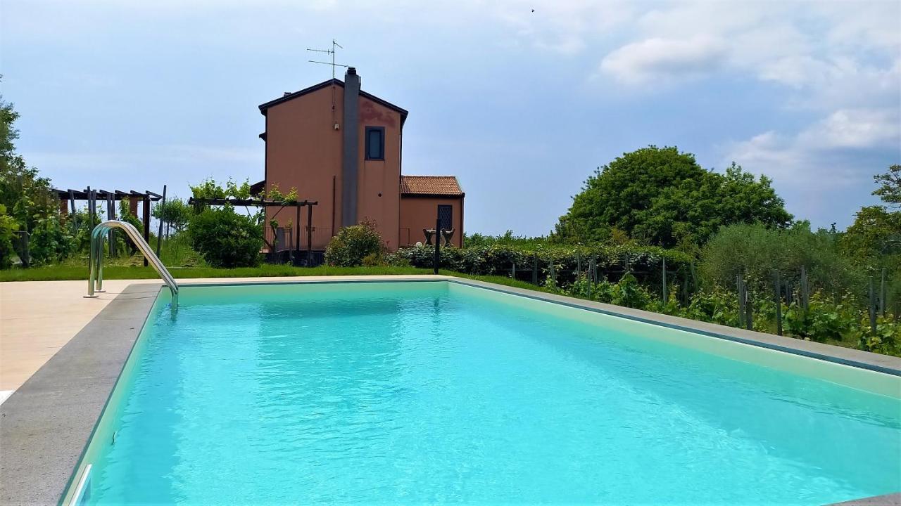 Nake Residenza Artistica Villa SantʼAlfio Exteriör bild