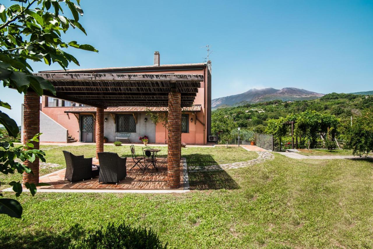 Nake Residenza Artistica Villa SantʼAlfio Exteriör bild